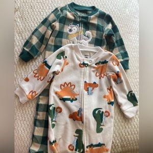 Carter’s 2-pack Fleece Pajamas with 2-way zipper size 9 months